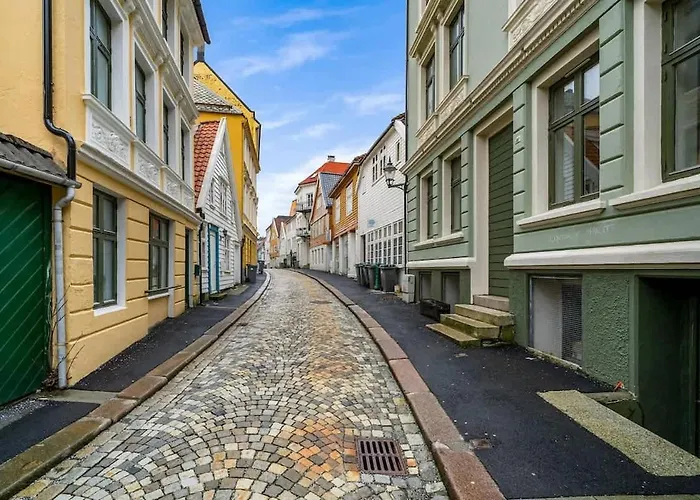 Dinbnb Apartments - Idyllic Location - 3 Bedroom